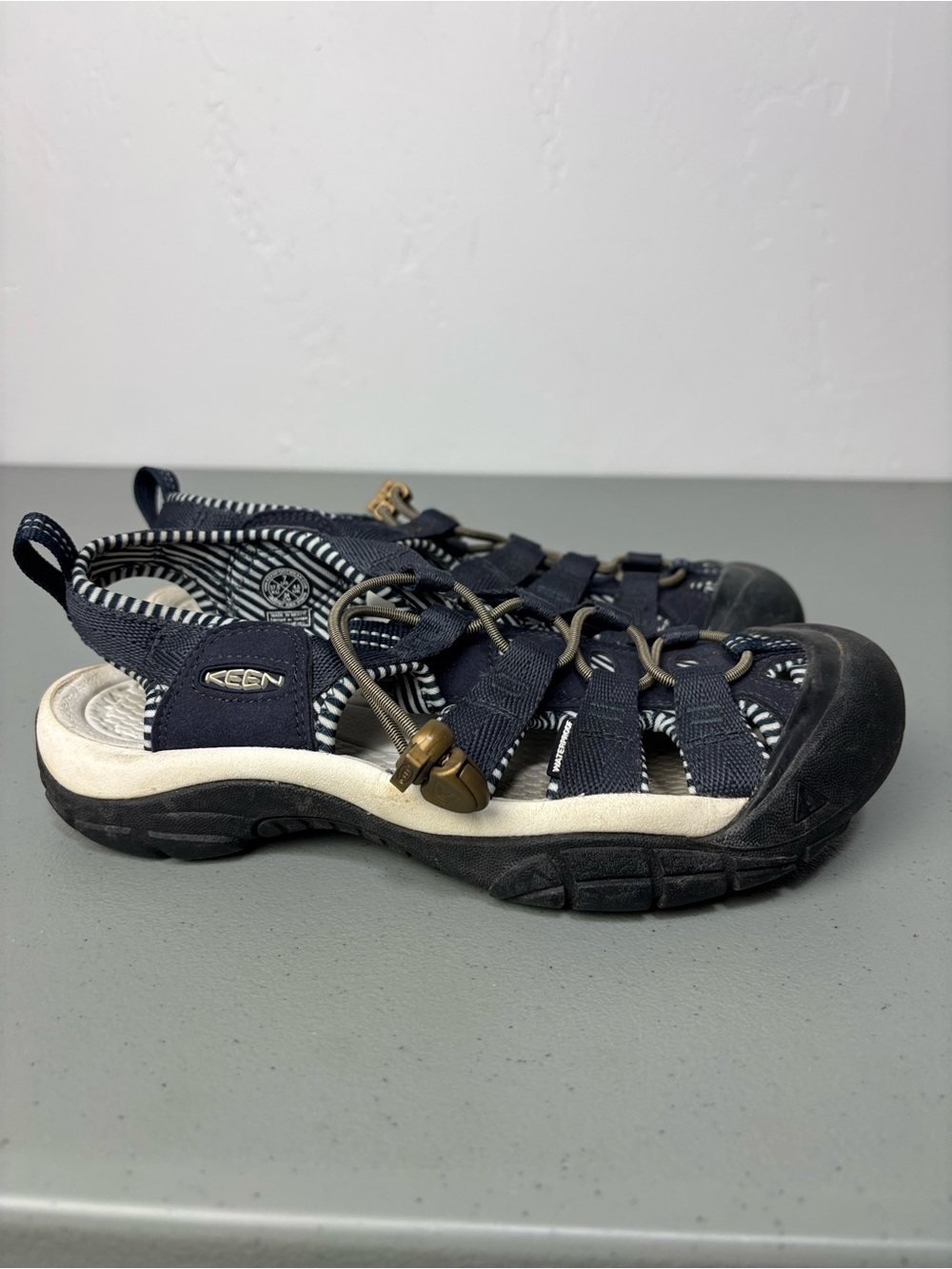 Keen Women's Navy Blue Hiking Outdoor Sandals Size 7 US/ 37.5 EU Slip On